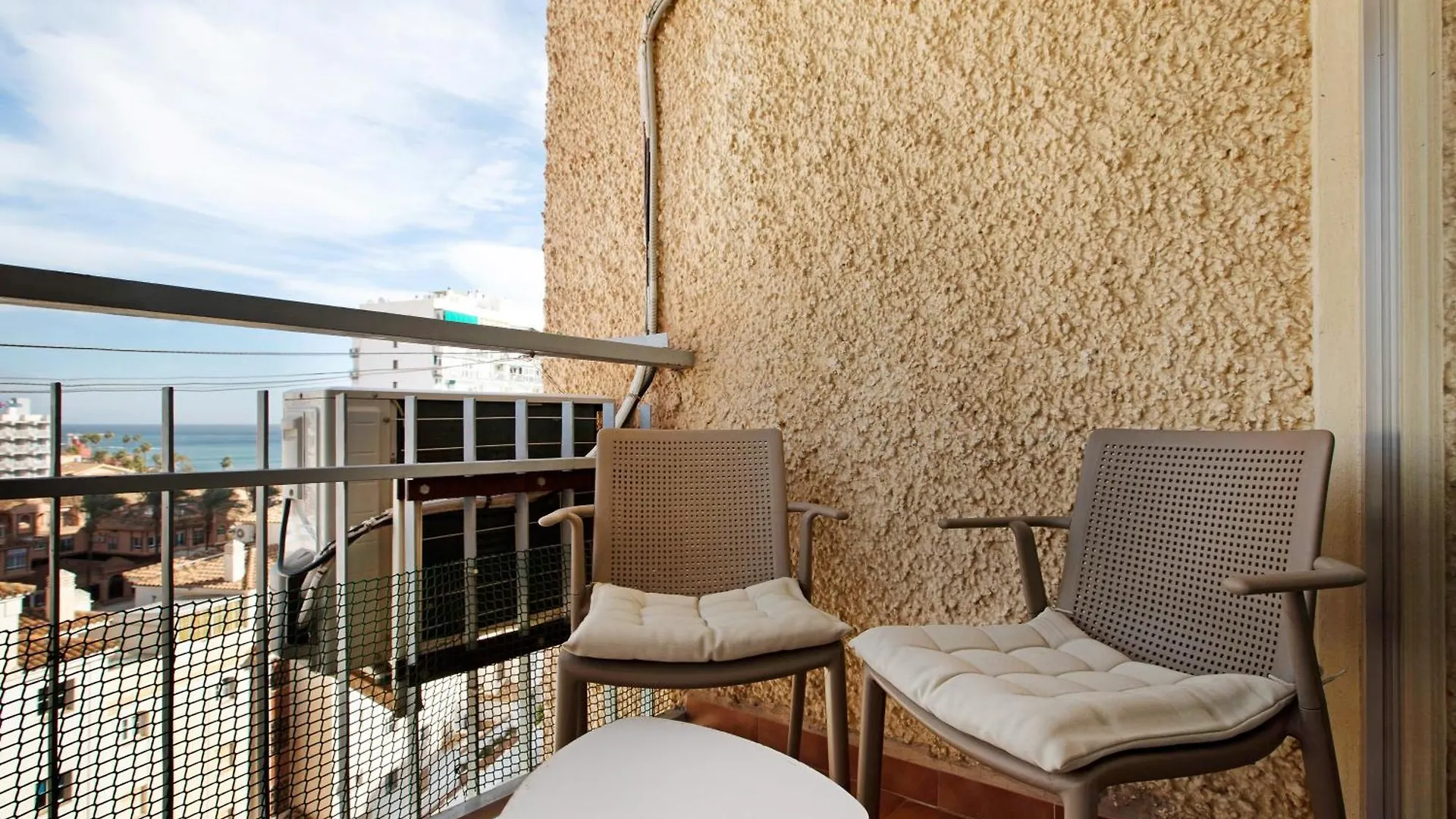 Calle Manuel Mena 4 Benalmadena Apartment