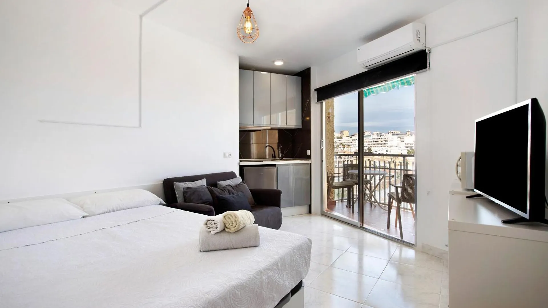 Calle Manuel Mena 4 Benalmadena 0*,  Spain